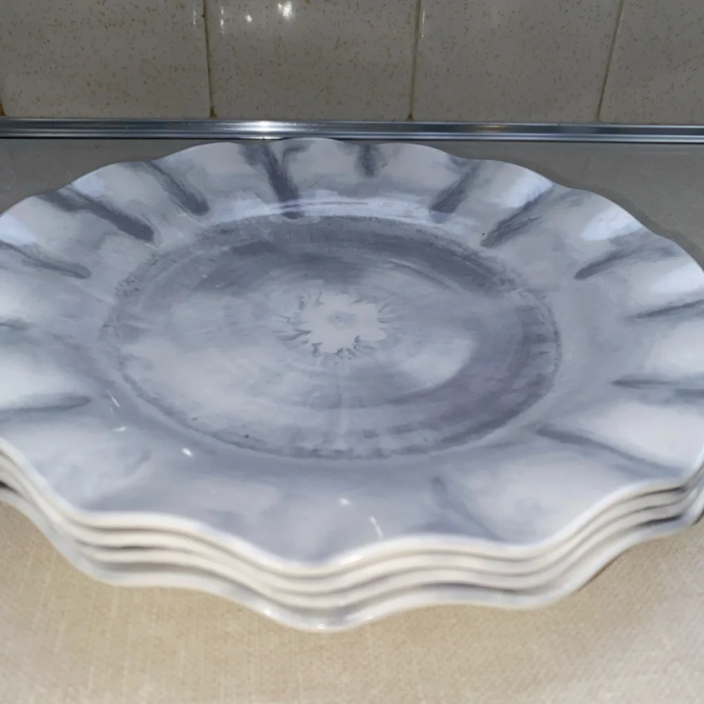 Pier 1 Melamine White Gray Salad Plates Set Of 4 Scallop Edges NWT